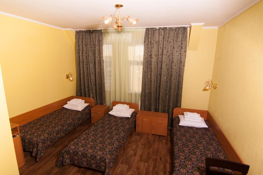Mini-Hotel On Geroiv Energetykiv Street 18 Kiev Esterno foto