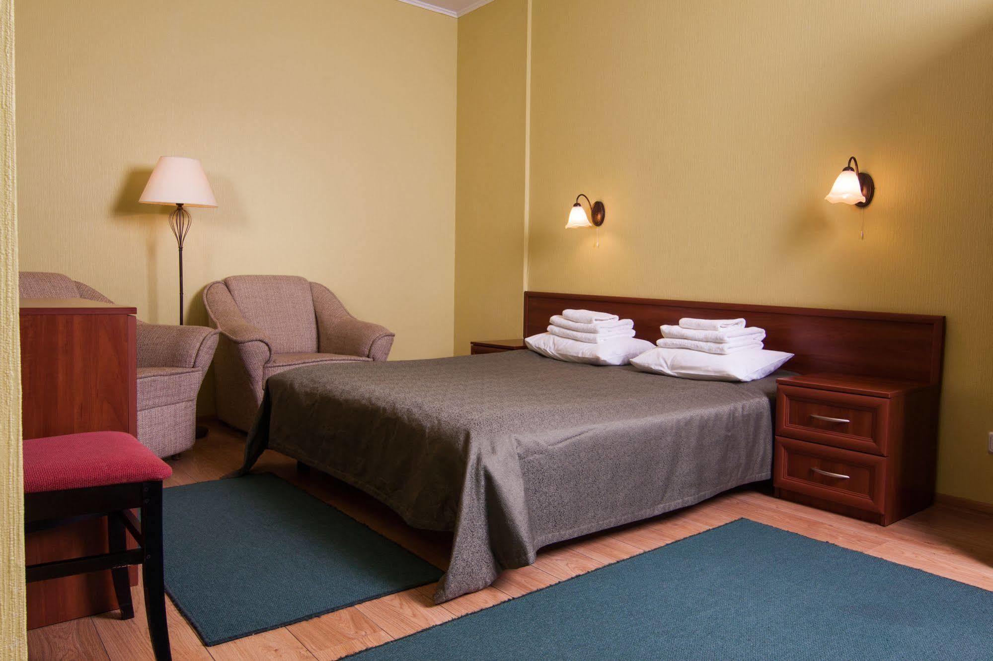 Mini-Hotel On Geroiv Energetykiv Street 18 Kiev Esterno foto