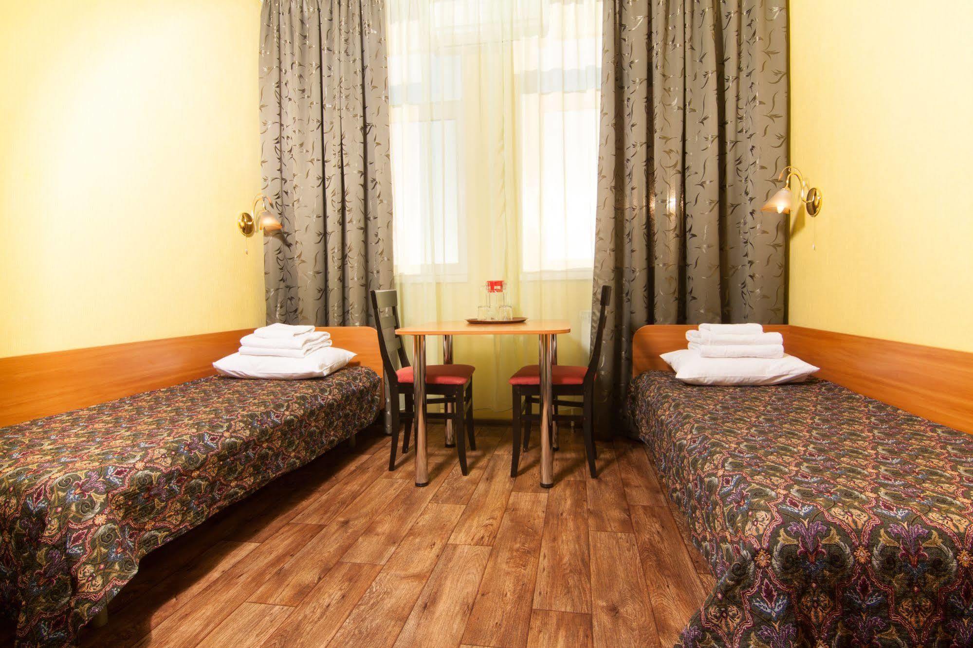 Mini-Hotel On Geroiv Energetykiv Street 18 Kiev Esterno foto