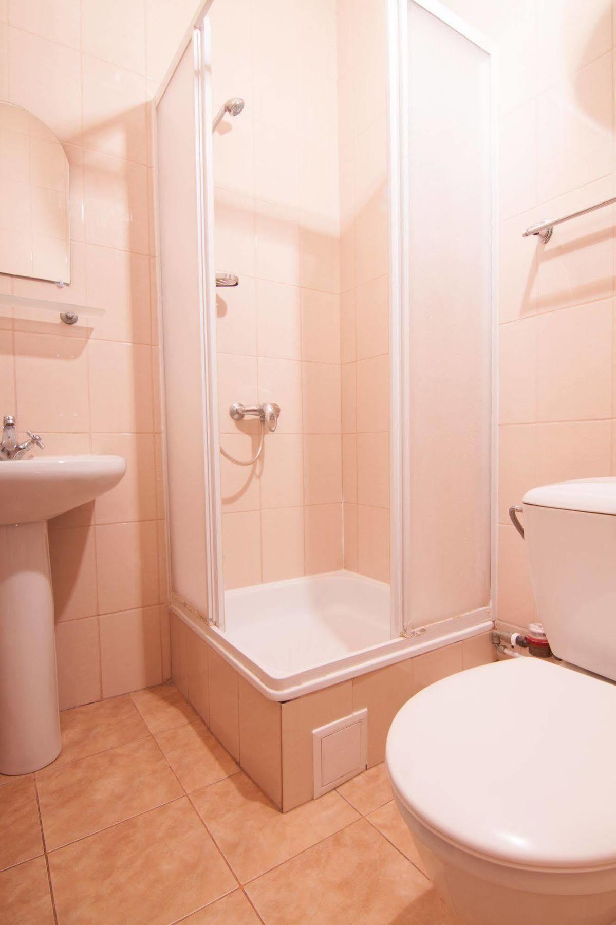 Mini-Hotel On Geroiv Energetykiv Street 18 Kiev Esterno foto