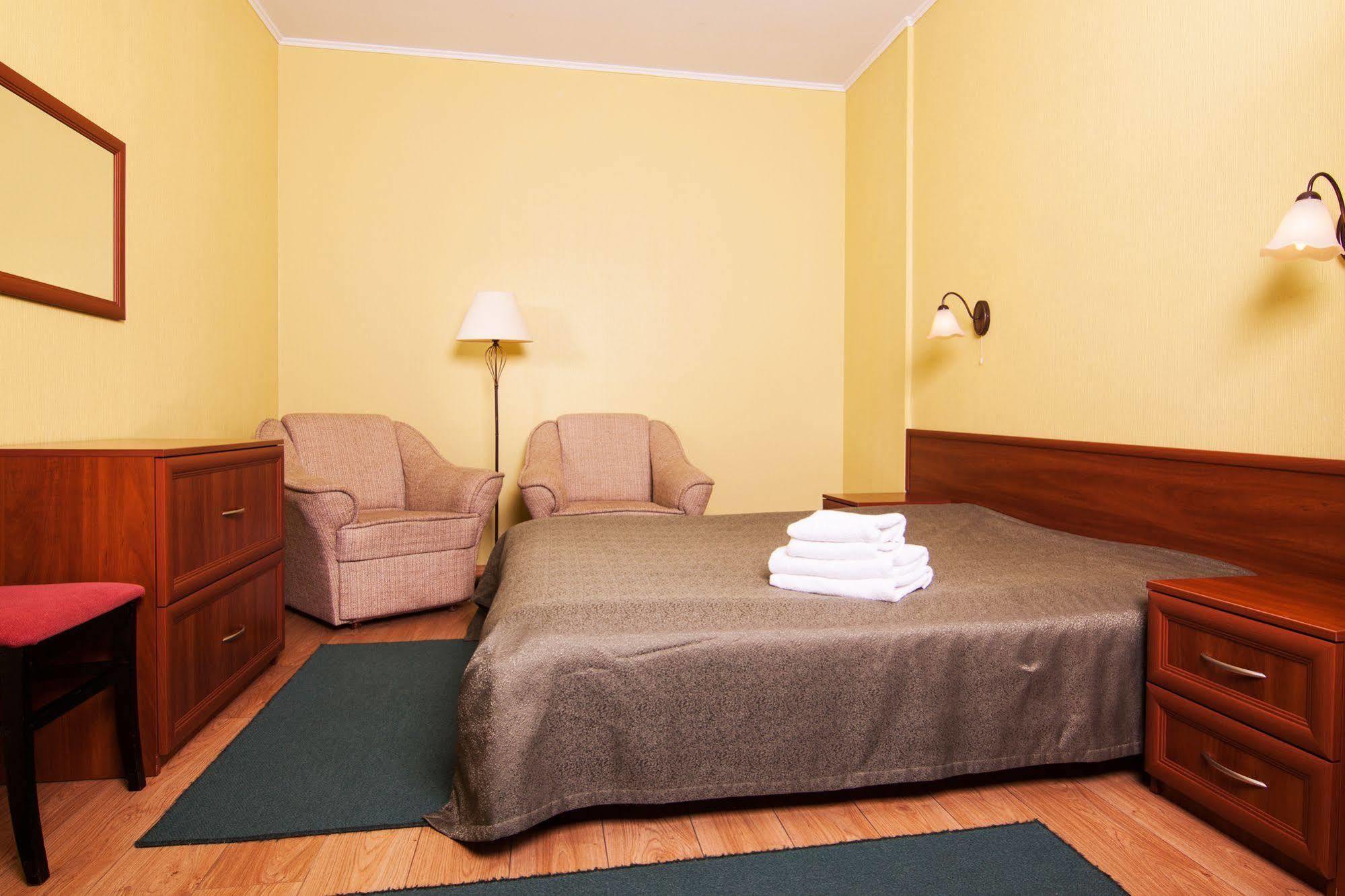 Mini-Hotel On Geroiv Energetykiv Street 18 Kiev Esterno foto