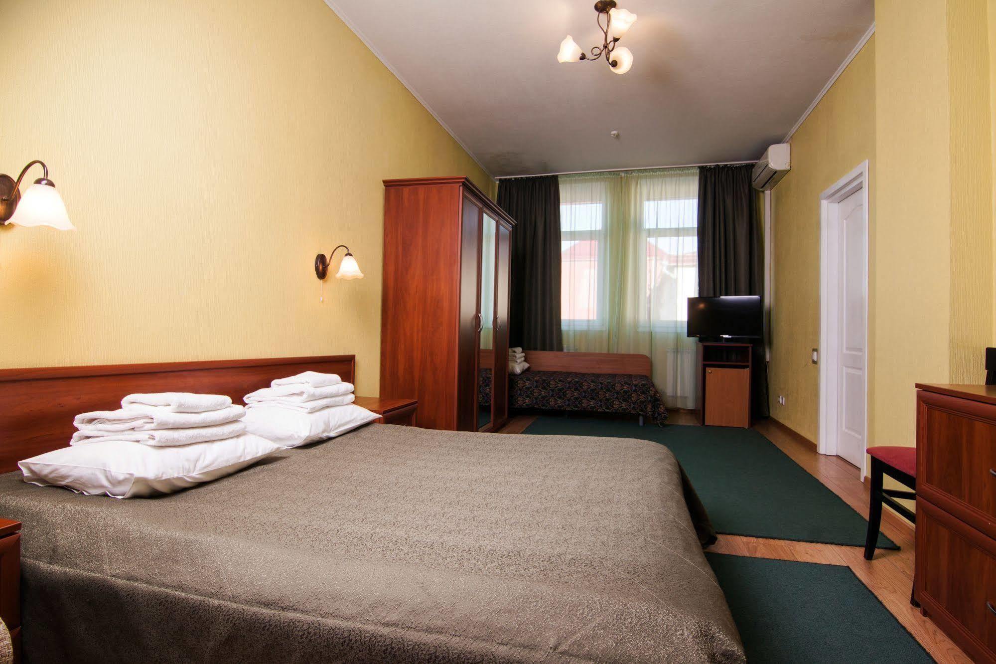 Mini-Hotel On Geroiv Energetykiv Street 18 Kiev Esterno foto