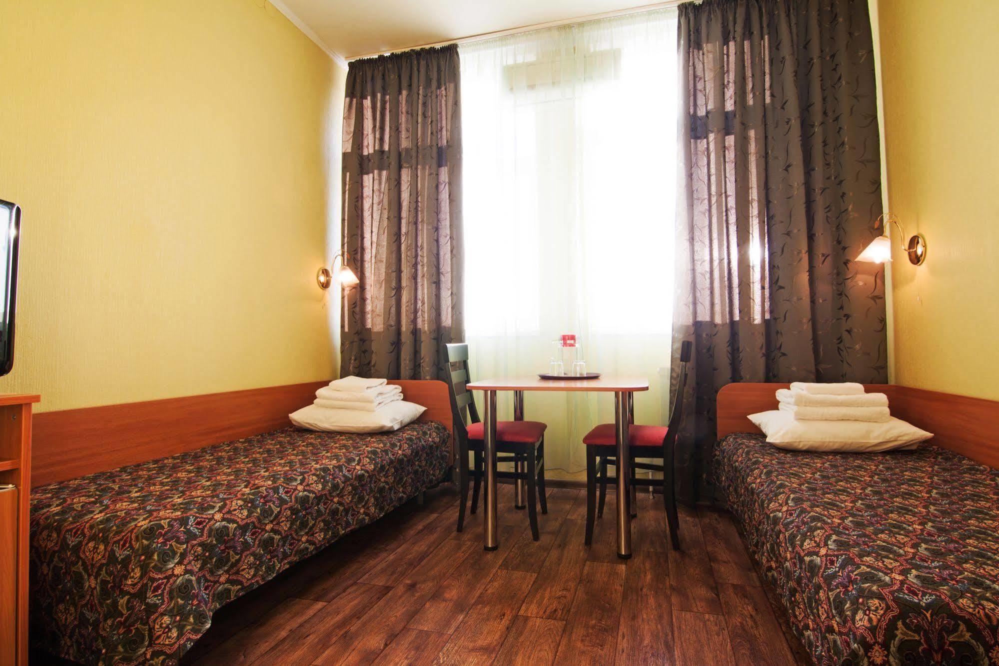 Mini-Hotel On Geroiv Energetykiv Street 18 Kiev Esterno foto