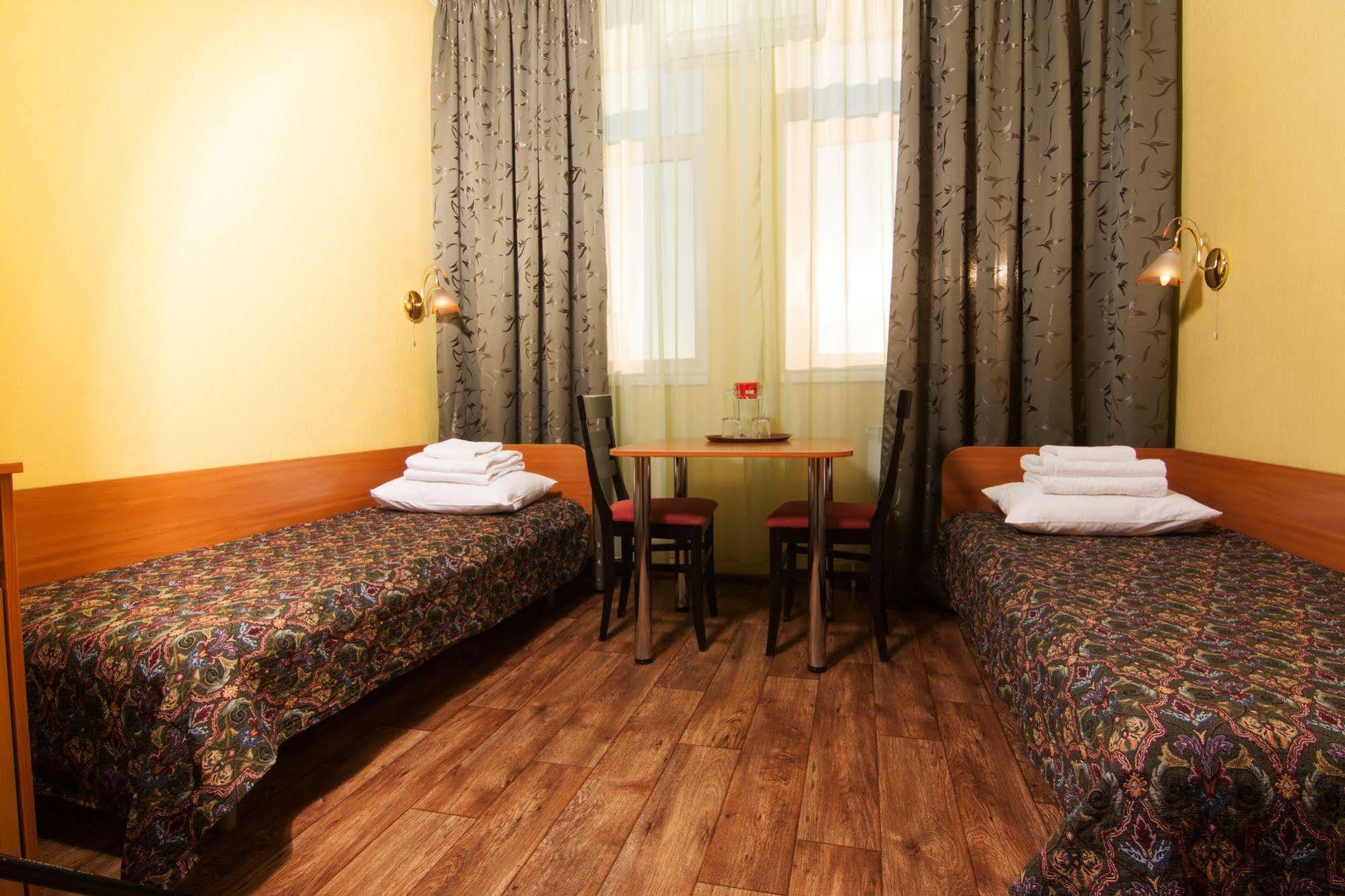 Mini-Hotel On Geroiv Energetykiv Street 18 Kiev Esterno foto
