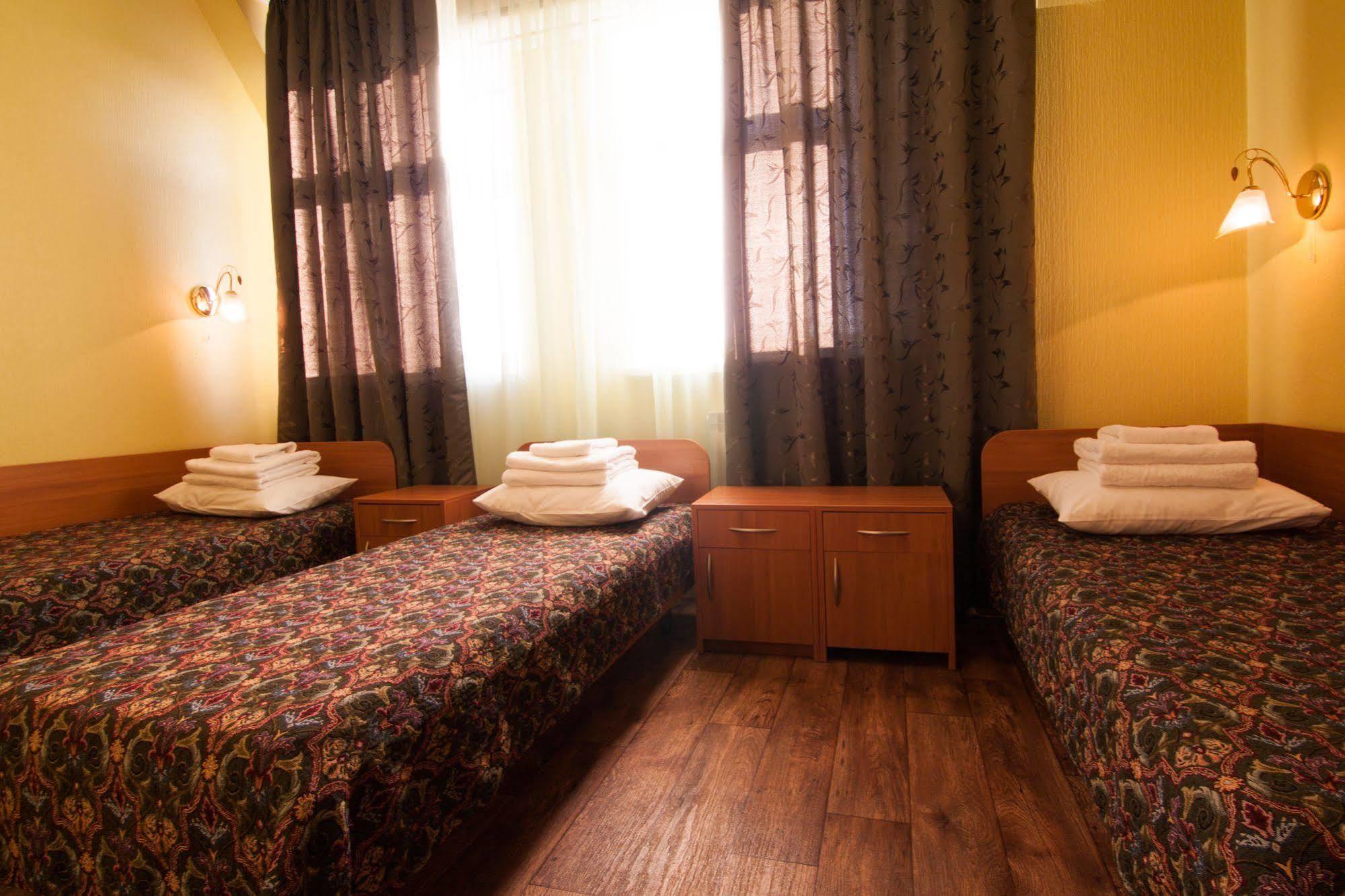 Mini-Hotel On Geroiv Energetykiv Street 18 Kiev Esterno foto