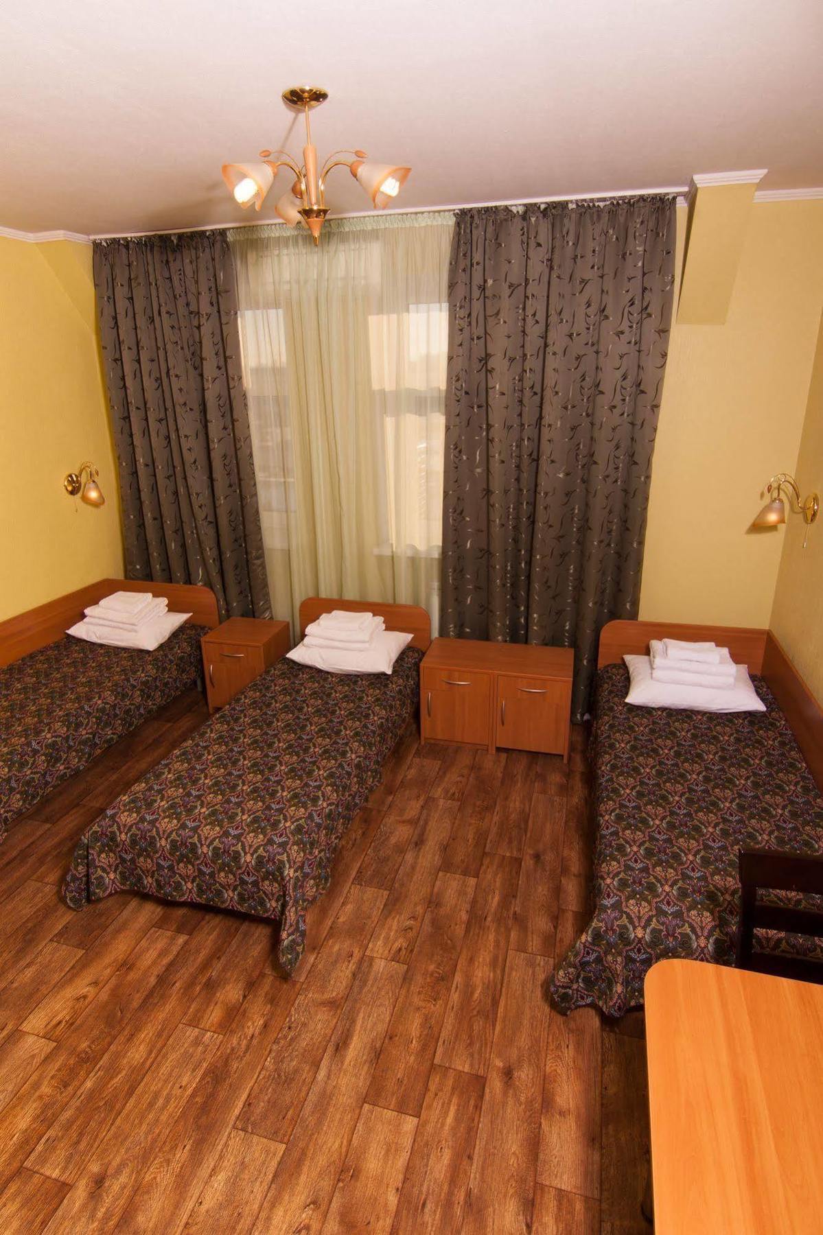 Mini-Hotel On Geroiv Energetykiv Street 18 Kiev Esterno foto