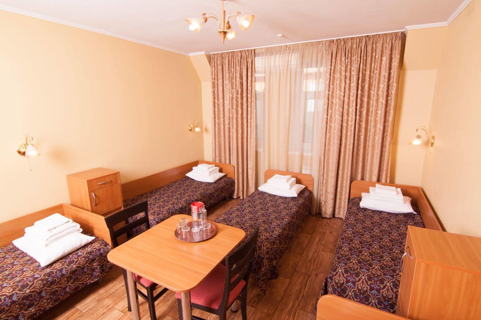 Mini-Hotel On Geroiv Energetykiv Street 18 Kiev Esterno foto
