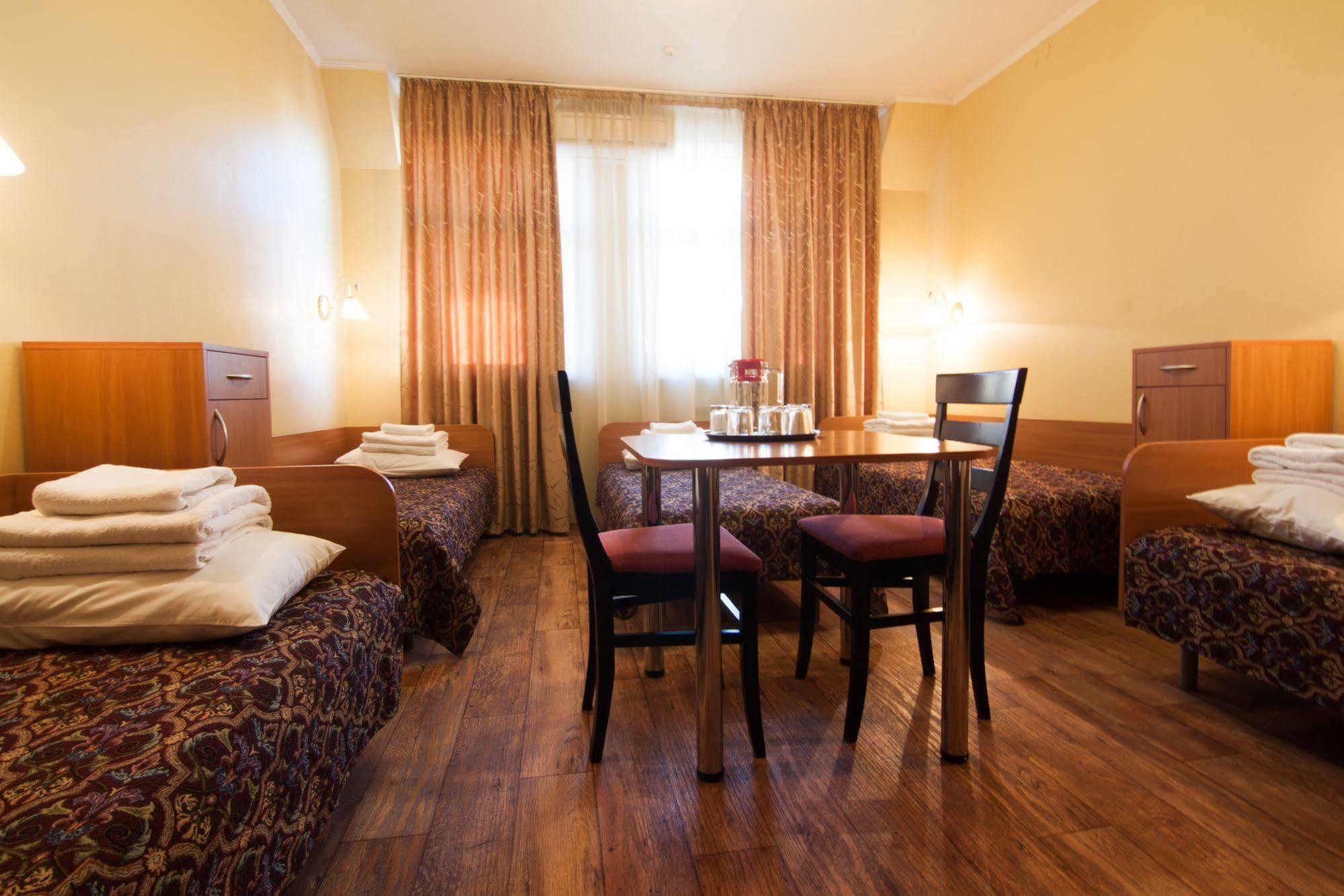 Mini-Hotel On Geroiv Energetykiv Street 18 Kiev Esterno foto