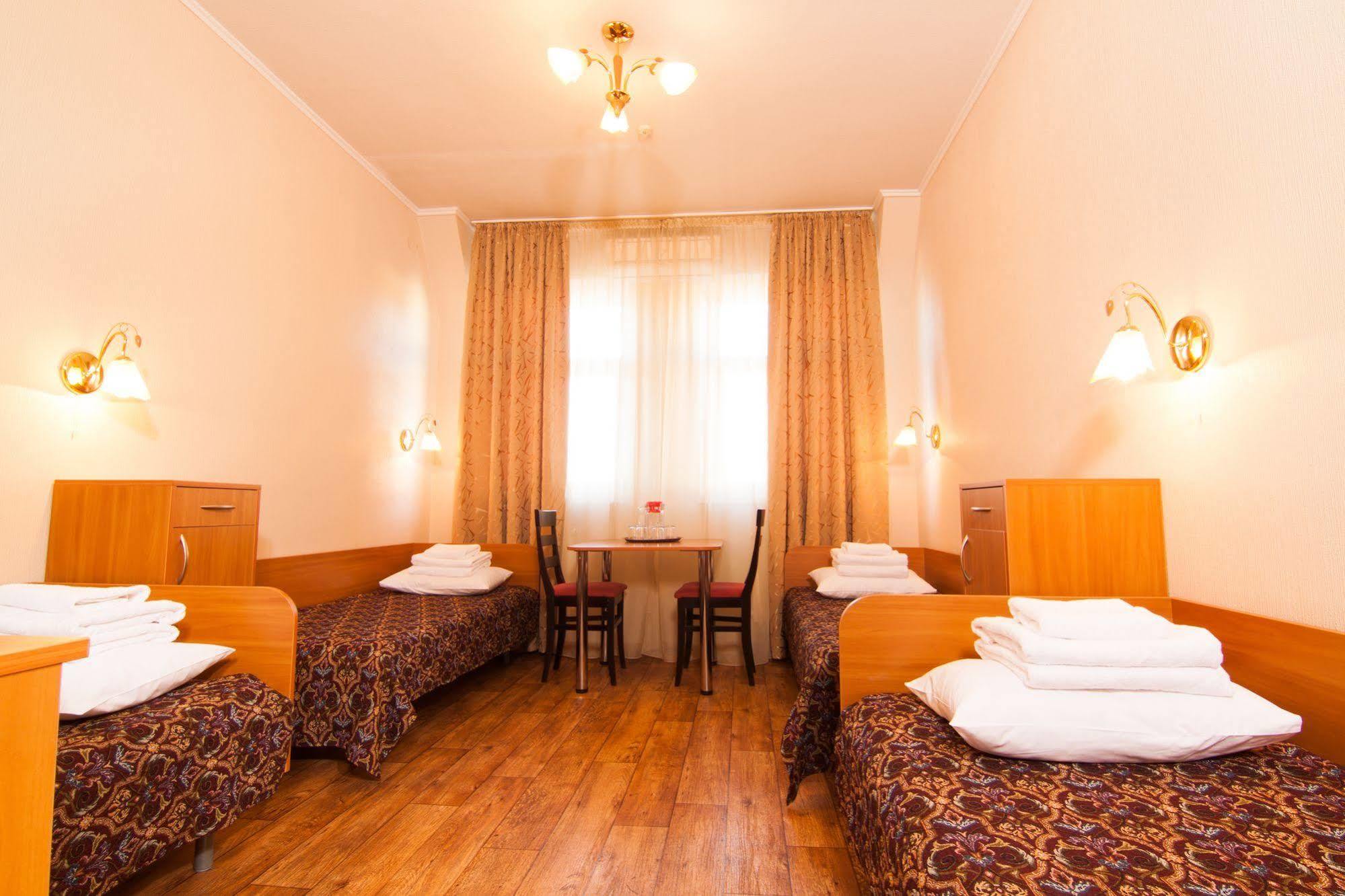 Mini-Hotel On Geroiv Energetykiv Street 18 Kiev Esterno foto