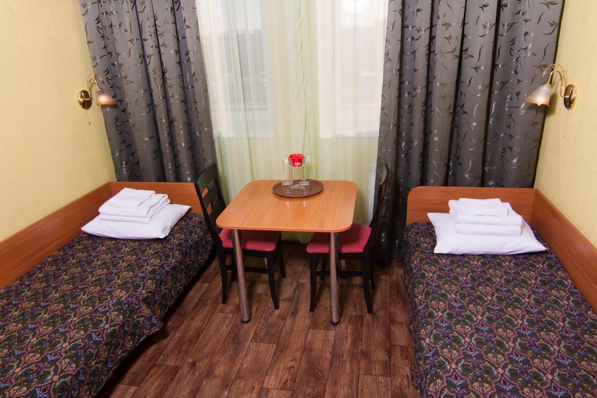 Mini-Hotel On Geroiv Energetykiv Street 18 Kiev Esterno foto