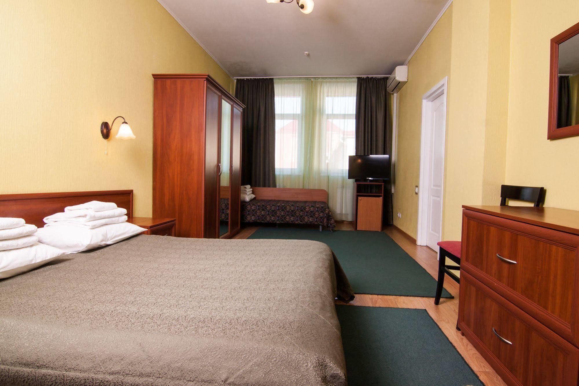 Mini-Hotel On Geroiv Energetykiv Street 18 Kiev Esterno foto
