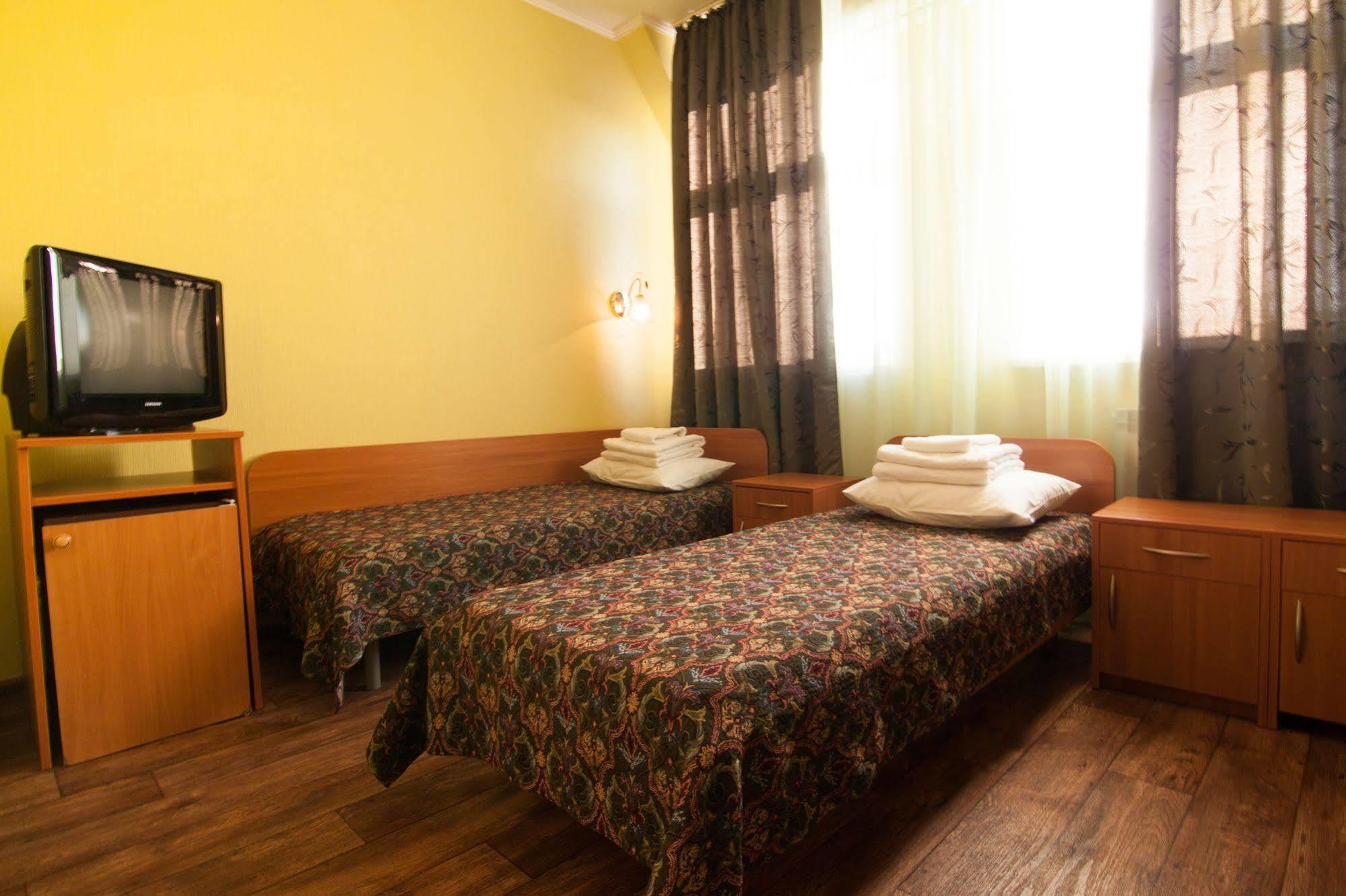 Mini-Hotel On Geroiv Energetykiv Street 18 Kiev Esterno foto